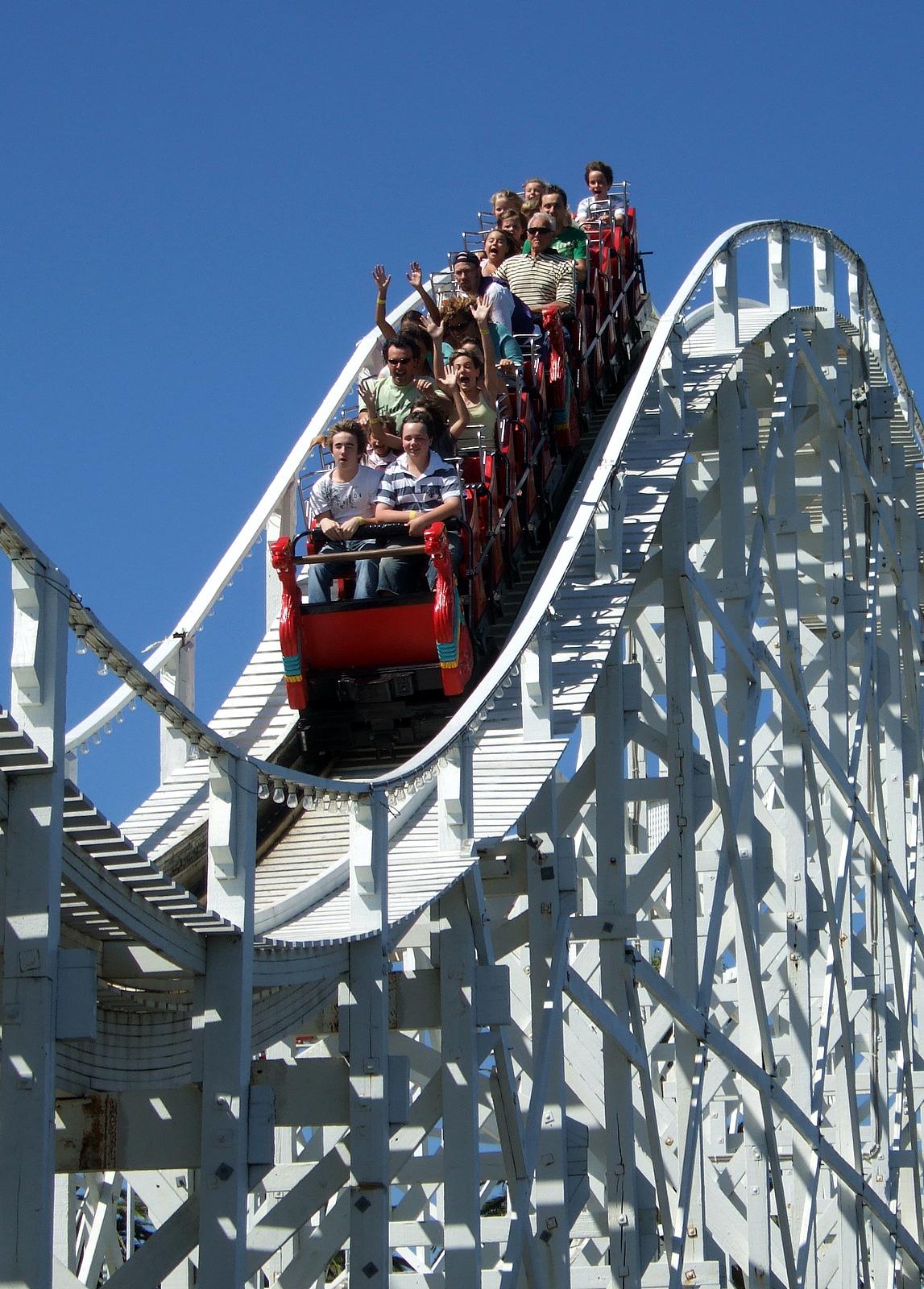 Luna_Park_Melbourne_scenic_railway