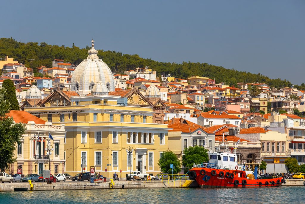 La-ville-de-Mytilène-sur-lîle-de-Lesbos-1024x683