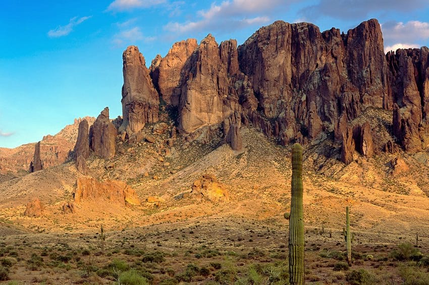 Superstition_Mountains